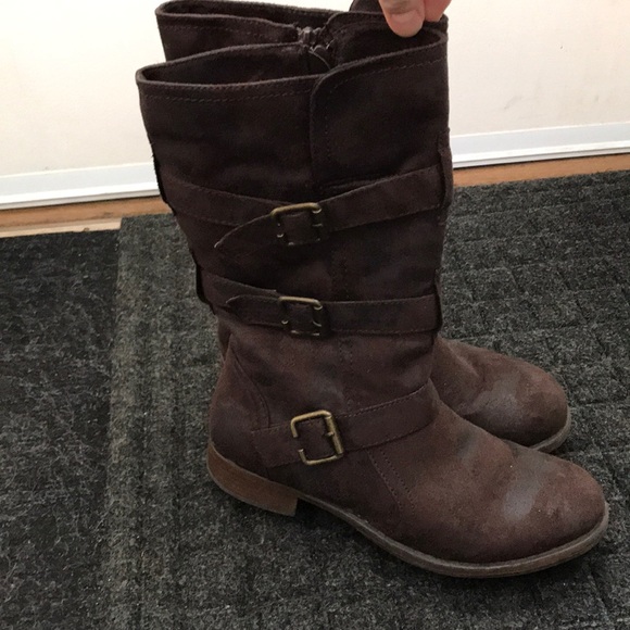 Brown boots with buckles - Picture 3 of 4